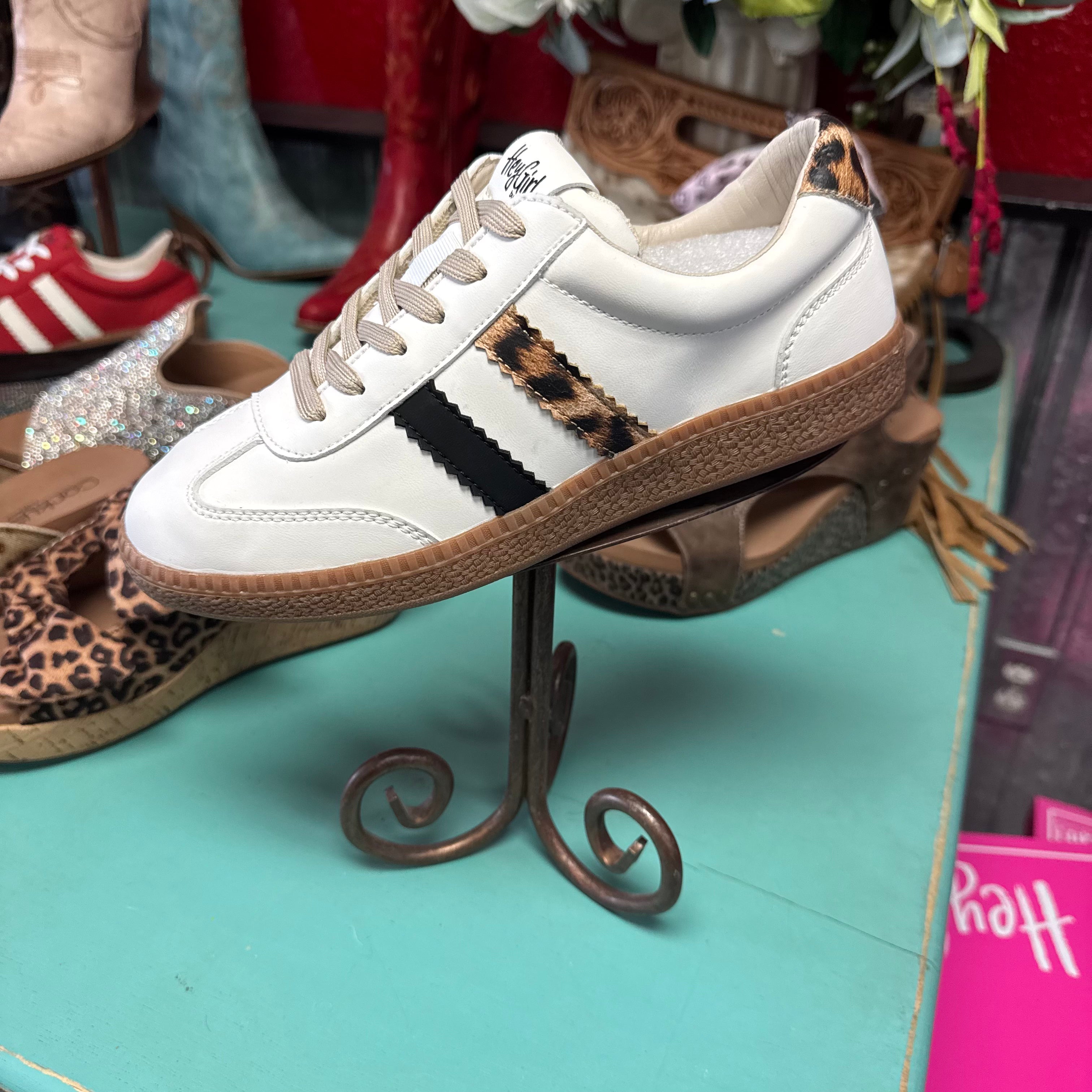 Heads up white leopard combo