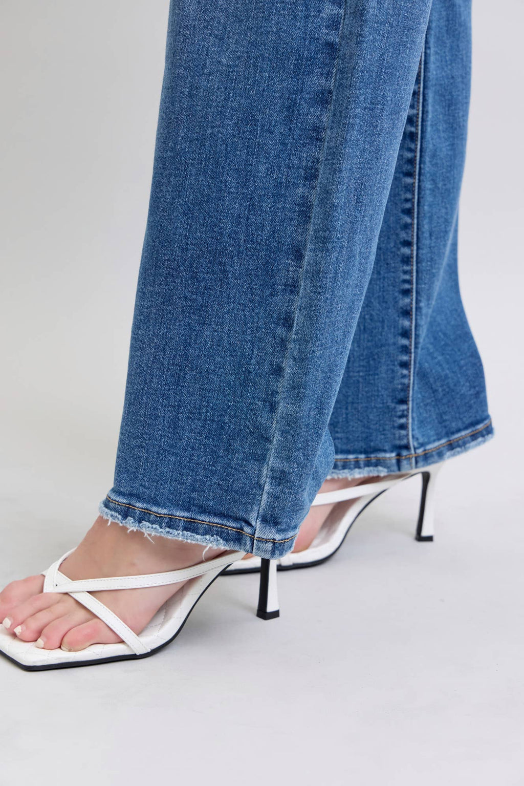 High Waisted V-Front WB Vintage Wash Straight Fit